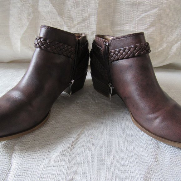 Brown Ankle Boots Size 7.5: Good Condition - Picture 4 of 5
